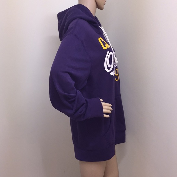 Old Navy Graphic Hoodie - Picture 4 of 8